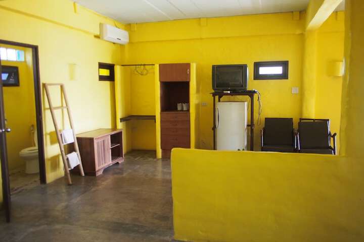 Room 10 of 26