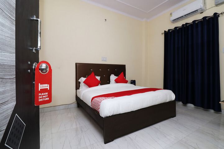 Room 9 of 21