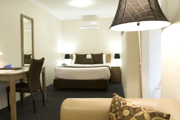 Room 3 of 51
