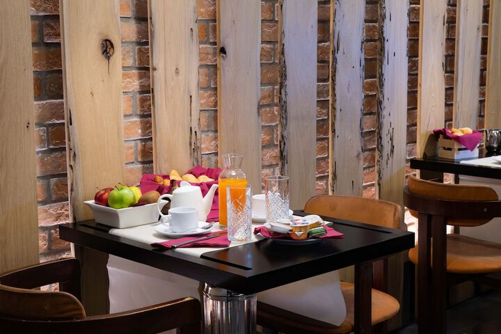 Breakfast/Coffee Service 95 of 113
