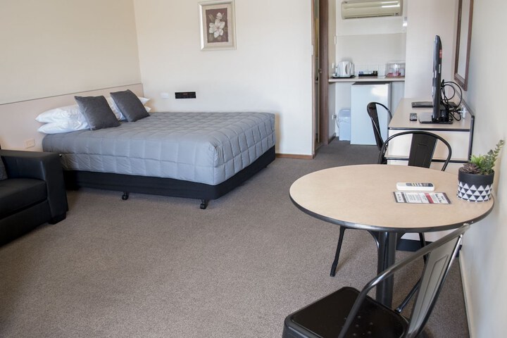 Room 4 of 35