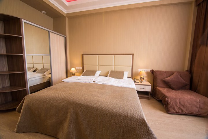 Room 12 of 67