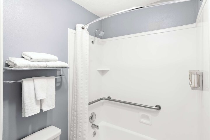 Room 30 of 43