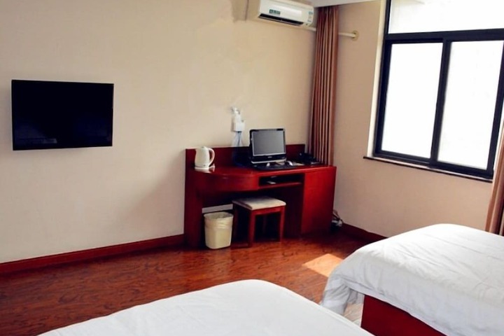 Room 18 of 35