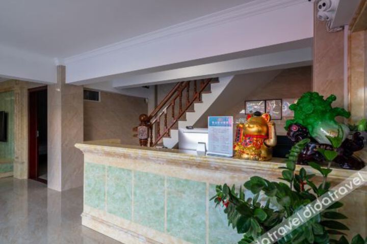 Hotel Interior 11 of 14