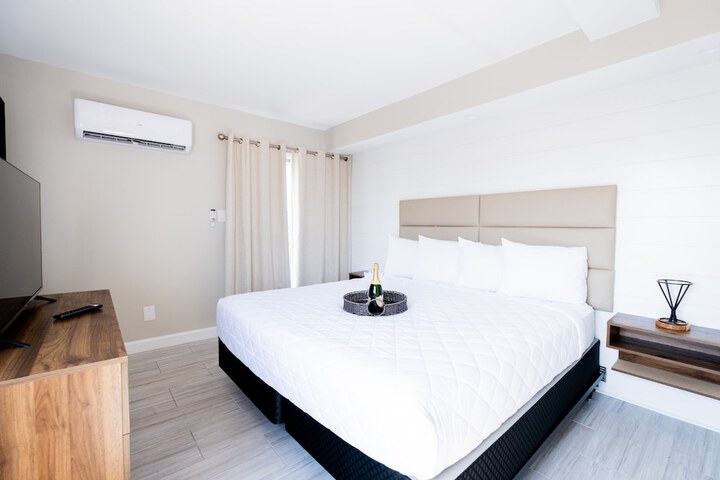 Room 13 of 42