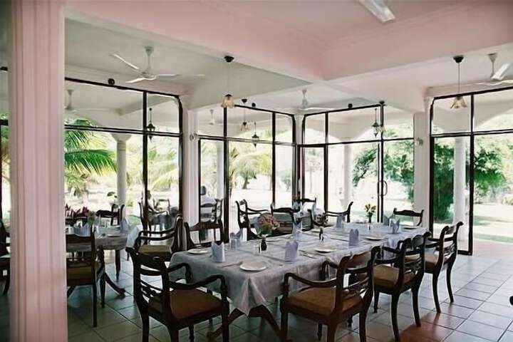 Dining 42 of 64