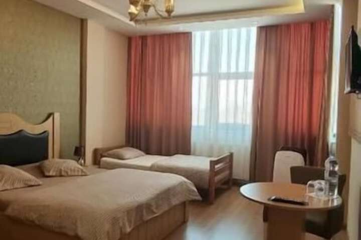 Room 2 of 88