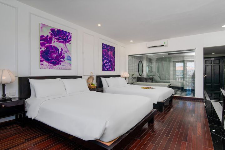 Room 25 of 59