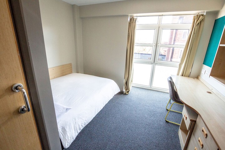Room 12 of 21