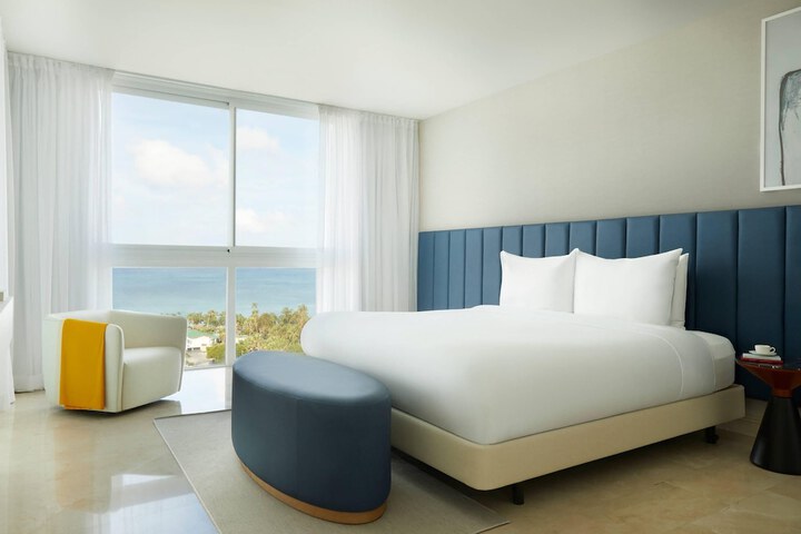Room 52 of 152