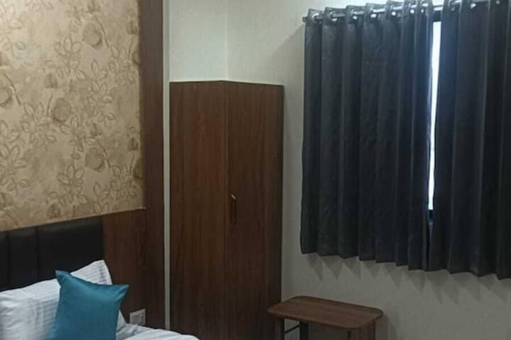 Room 16 of 20
