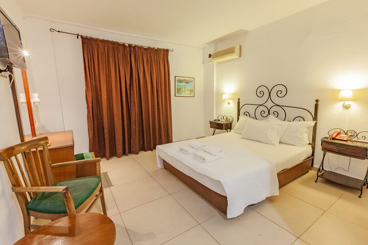 Room 10 of 61