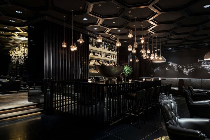 Lounge 158 of 193