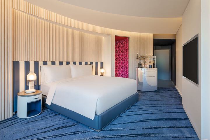 Room 3 of 118