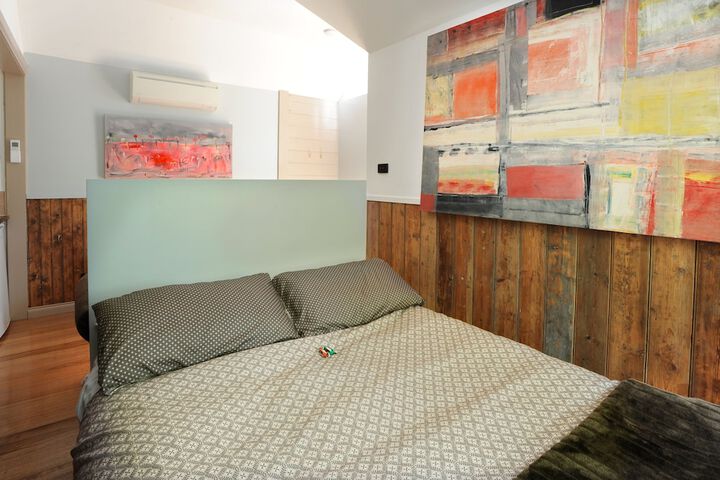 Room 9 of 39