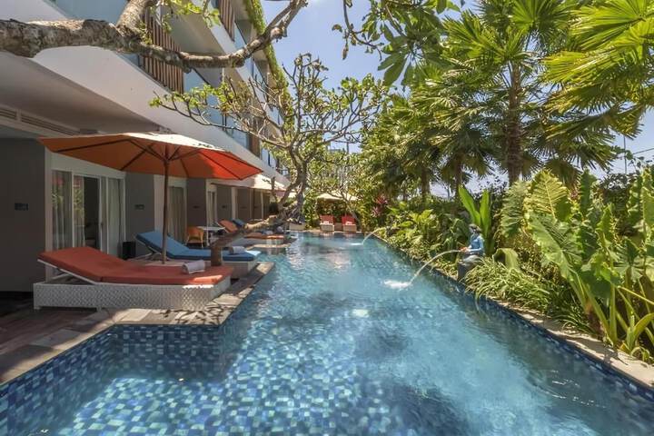 Pools & Facilities