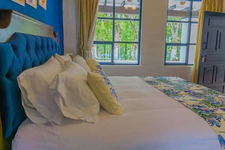 Room 3 of 87