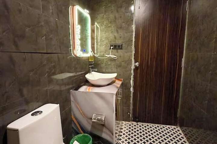 Room 20 of 25