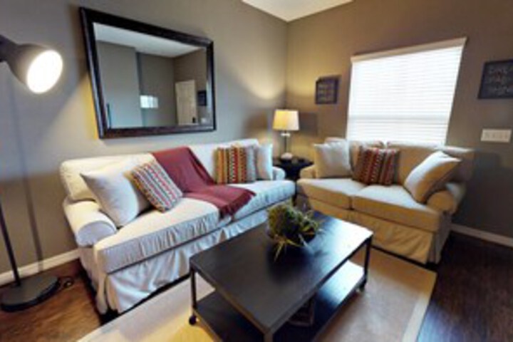 Room 9 of 28