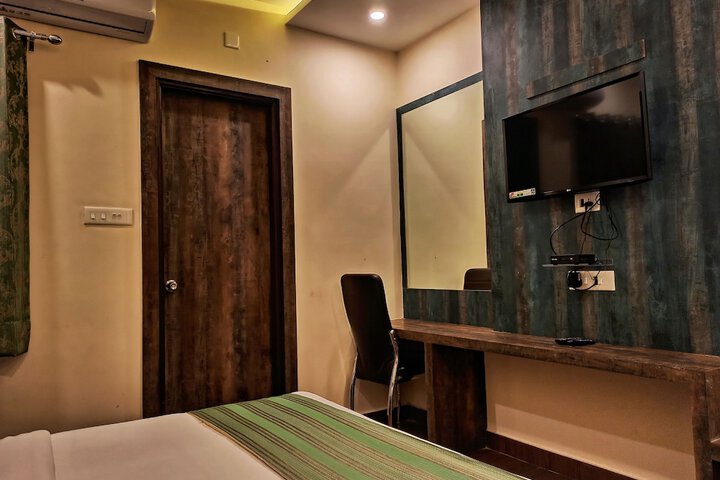 Room 5 of 21