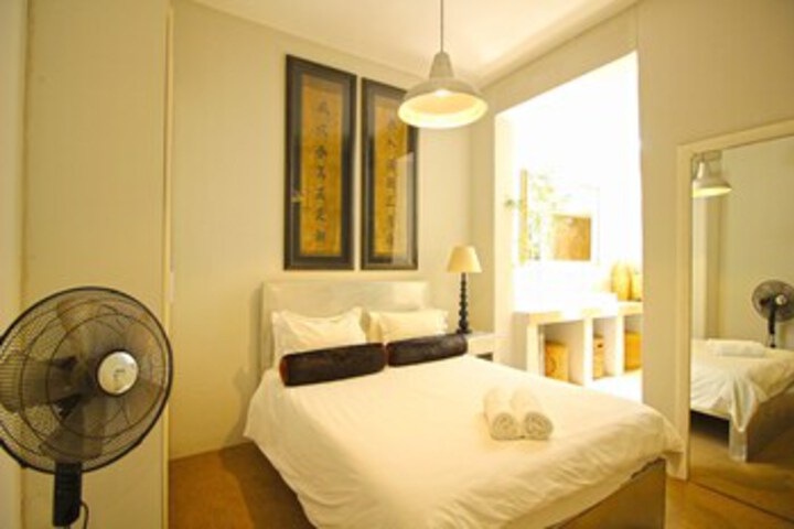 Room 6 of 19