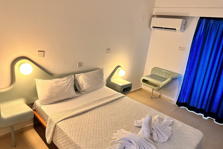 Room 15 of 25
