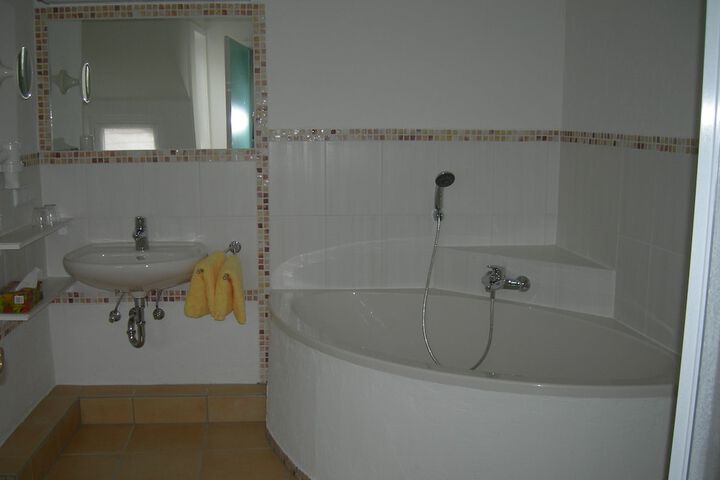 Room 145 of 283