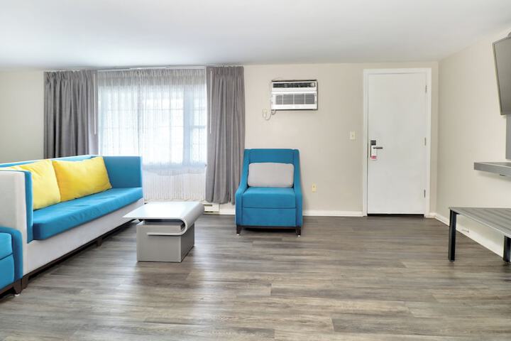 Room 65 of 99