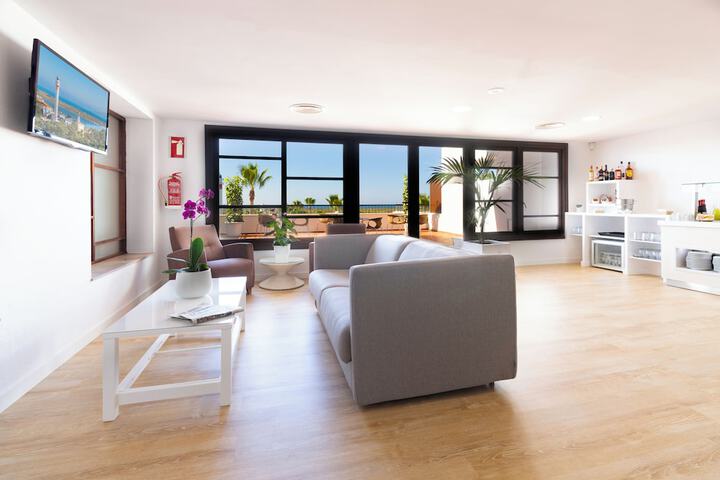 Room 16 of 64