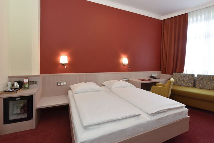 Room 44 of 84