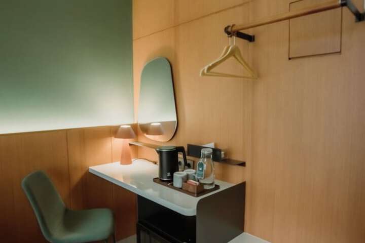 Room 20 of 48