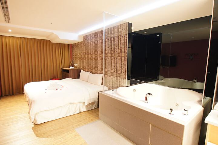 Room 43 of 63