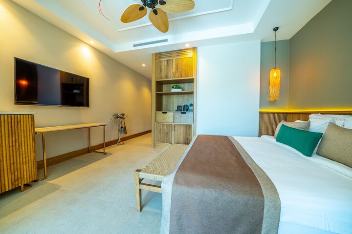Room 9 of 120