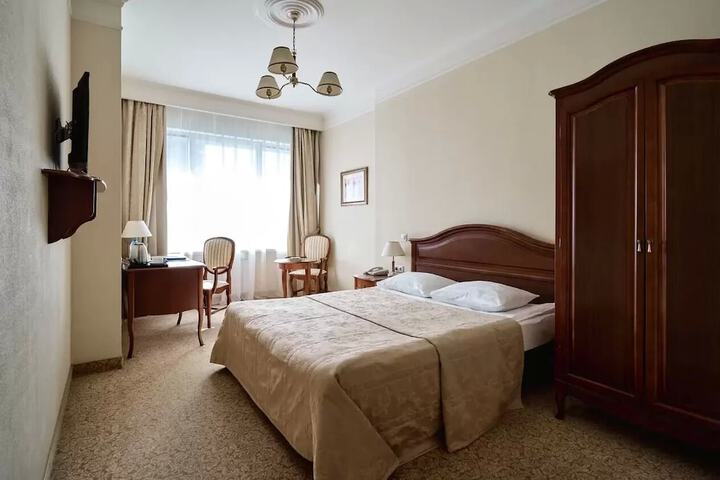 Room 5 of 49