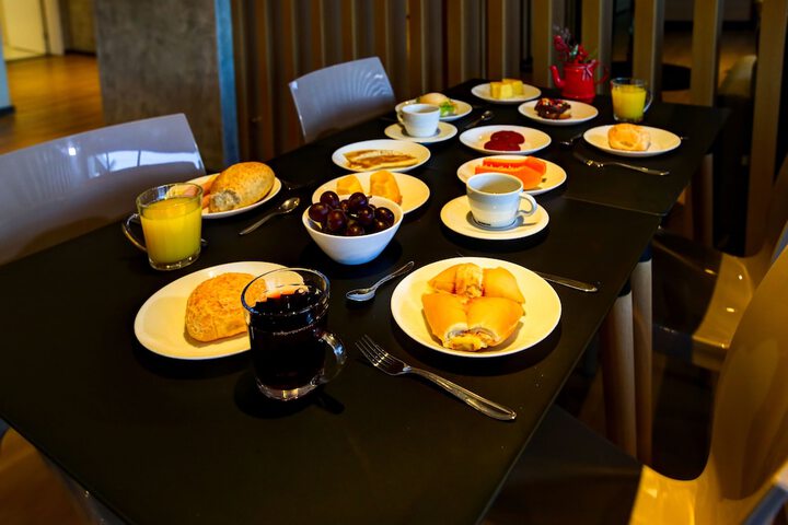 Breakfast/Coffee Service 15 of 16