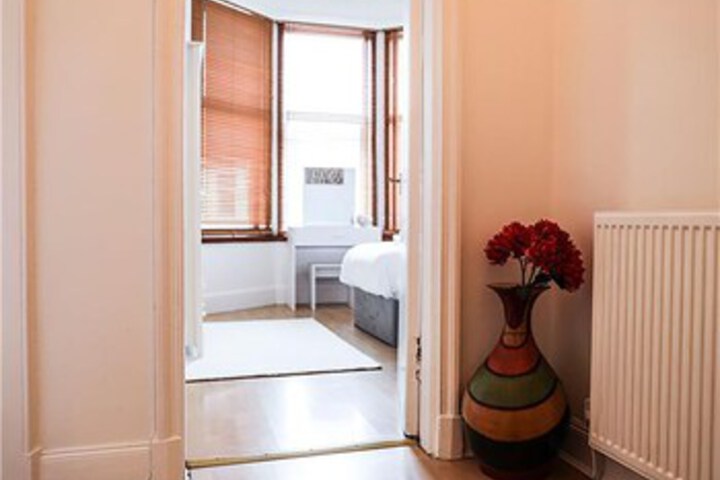 Room 7 of 20