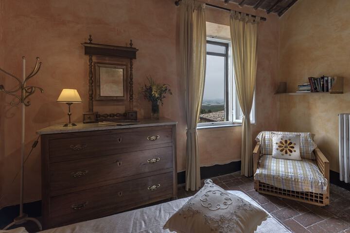 Room 21 of 145