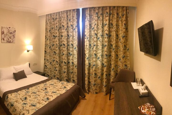 Room 50 of 106