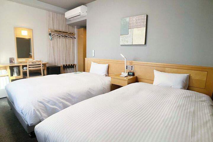 Room 6 of 26