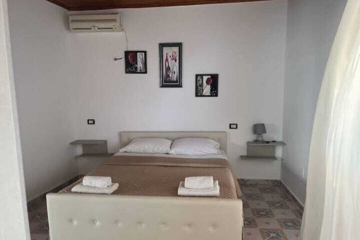 Room 7 of 14