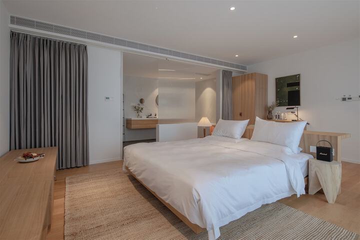 Room 42 of 218