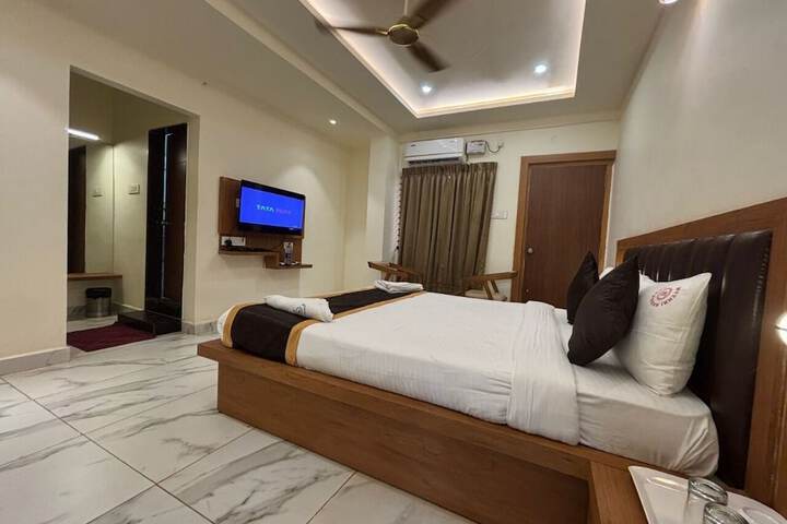 Room 3 of 15