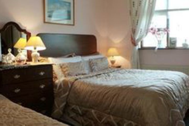 Room 8 of 18