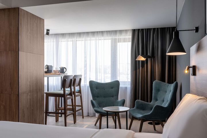 Room 32 of 131