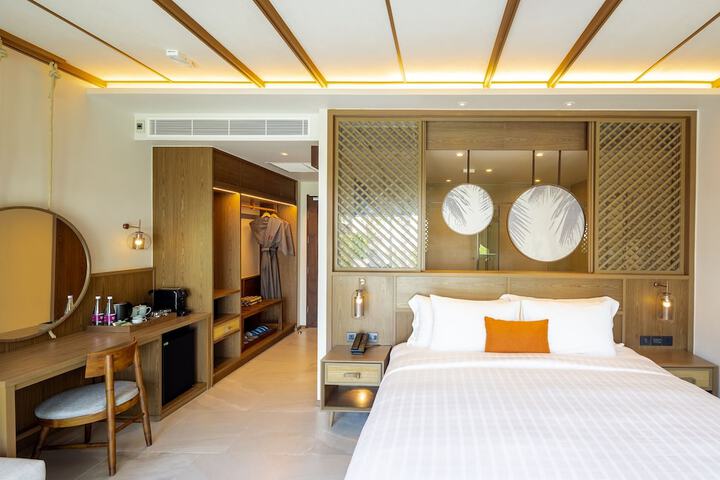 Room 16 of 245