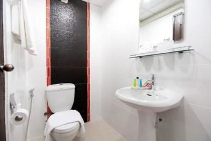 Room 2 of 27
