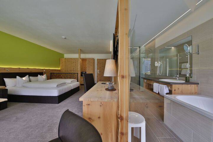 Room 10 of 50