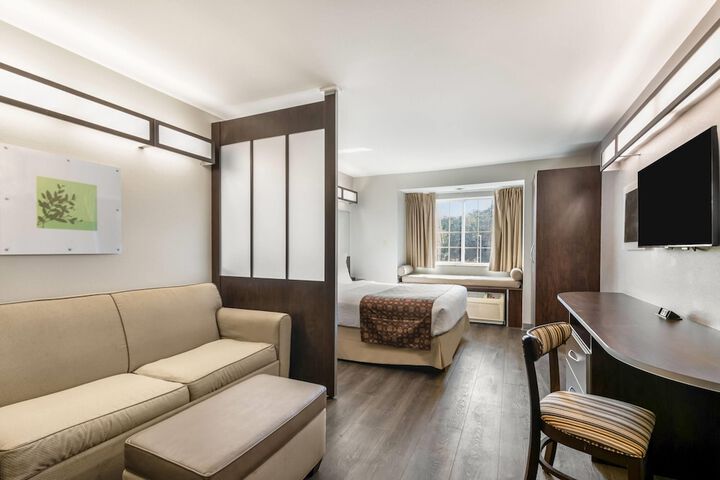 Room 30 of 51
