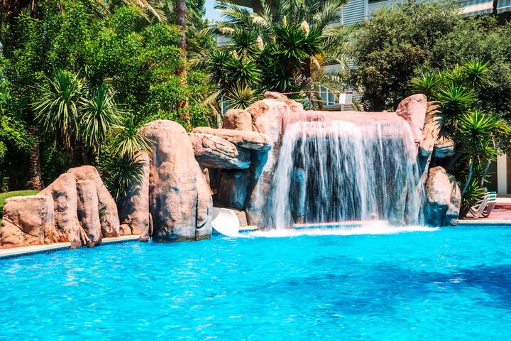 Hotel with Pool